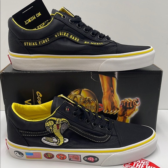 Vans WMNS Old Skool
Cobra Kai Black/Yellow/White 
VN0A3WKT05N
Sneakers - Picture 2 of 16